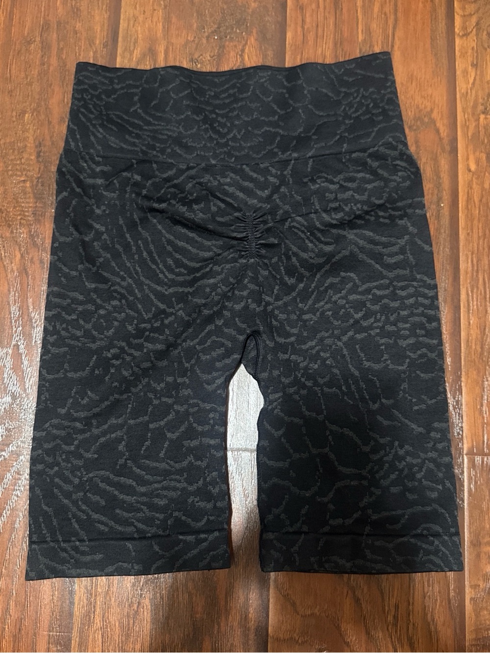Gymshark Adapt Animal Seamless Shorts - Picture 2 of 2